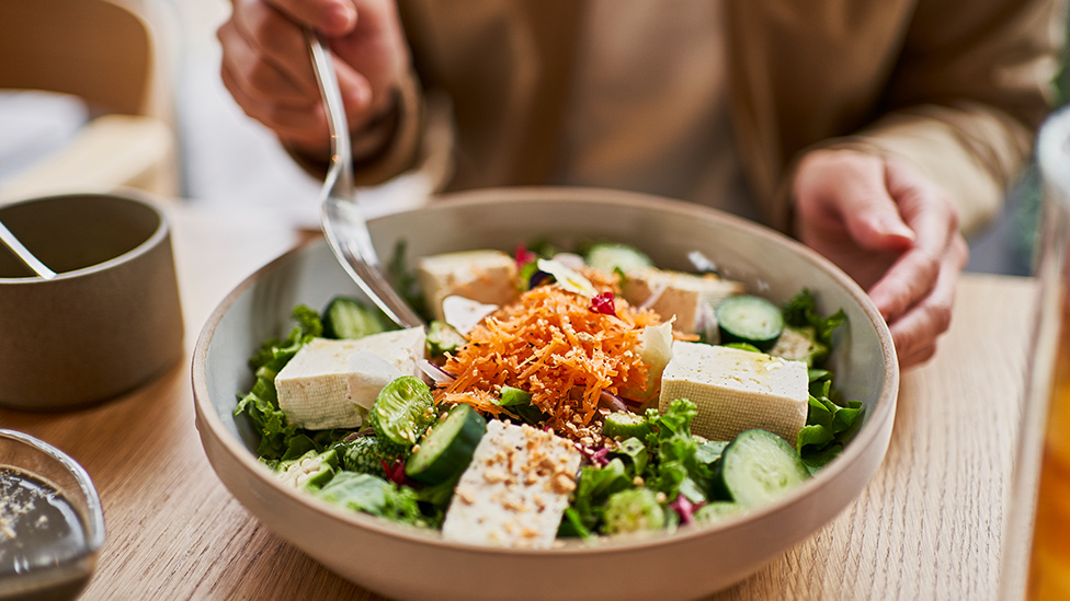 (Quelle: Yagi Studio/ DigitalVision / via GettyImages) Vegane Mahlzeit